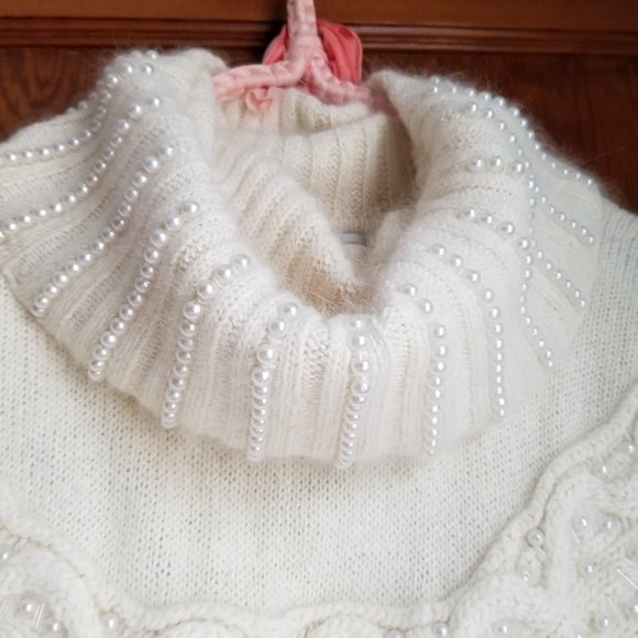 Vintage 90s, angora sweater, pearl beading, cable knit, long, soft, S, M, dressy - Picture 5 of 9